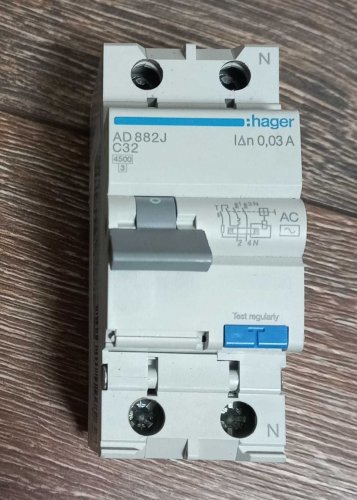 Фото Диференційний автомат Hager AD890J 40A, 30 mA, С, 4,5KA, AC, 2м від користувача BOSS