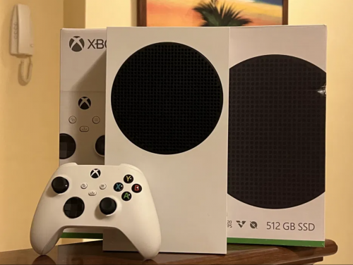 Фото Стаціонарна ігрова приставка Microsoft Xbox Series S 512GB (889842651386) від користувача Игорь
