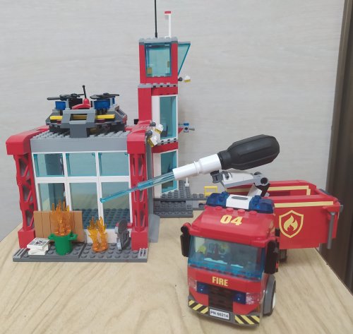 Фото блоковий конструктор LEGO City Пожарное депо (60215) від користувача Timerlan