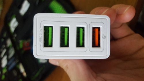 Фото Мережевий зарядний пристрій XoKo Wall Charger 4xUSB 6.2A White (QC-405-WH) від користувача Alex Kinder