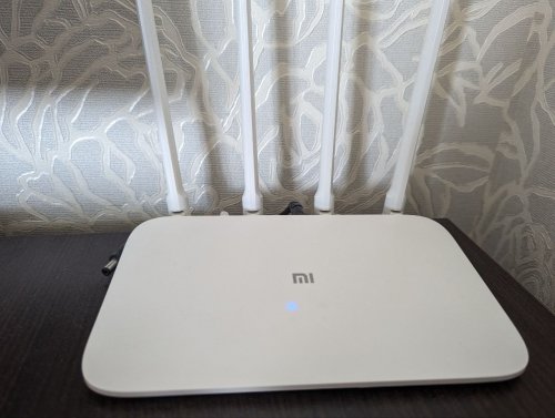 Фото Бездротовий маршрутизатор (роутер) Xiaomi Mi WiFi Router 4A Gigabit Edition Global Version (DVB4224GL) від користувача Володимир