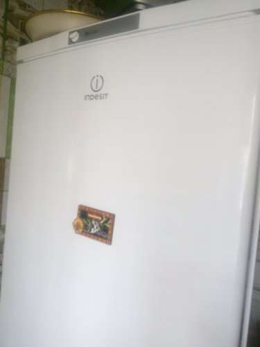 Фото Холодильник з морозильною камерою Indesit IBS 18 AA (UA) від користувача Seem
