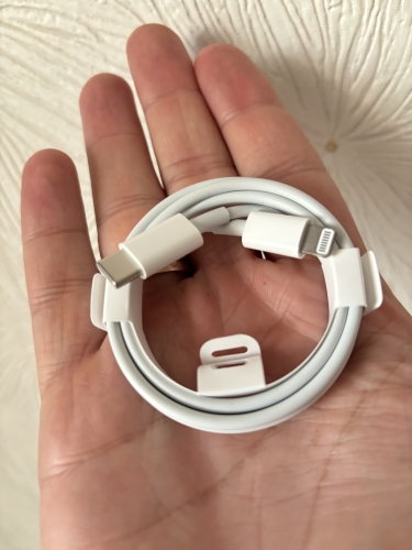 Фото Кабель Lightning Apple USB-C to Lightning Cable 1m (MM0A3) від користувача Orestiv.