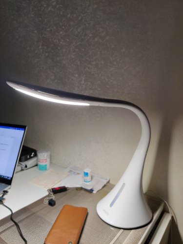 Фото Офісна настільна лампа Intelite LED Desklamp 9W white (DL2-9W-WT) від користувача Galaxy Chess