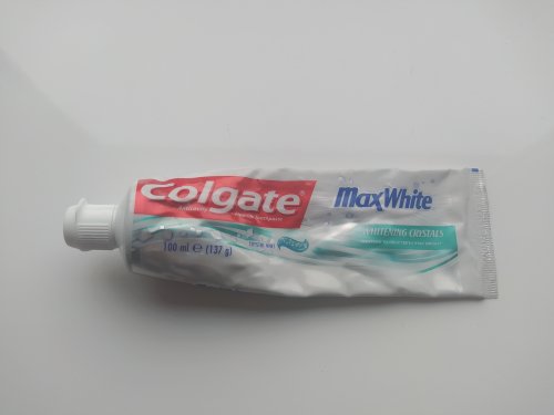 Фото зубна паста Colgate Max White White Crystals відбілююча зубна паста з фтором Crystal Mint 125 мл від користувача katletka