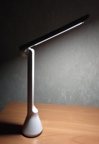 Фото Офісна настільна лампа Yeelight Xiaomi USB Folding Charging Table Lamp White YLTD11YL (YLTD112CN) від користувача ShereKhan
