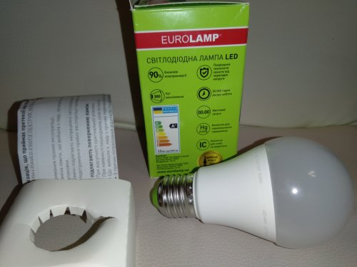 Фото Світлодіодна лампа LED EUROLAMP LED A60 E27 12W 4000K 220V (LED-A60-12274(P)) від користувача yxxx