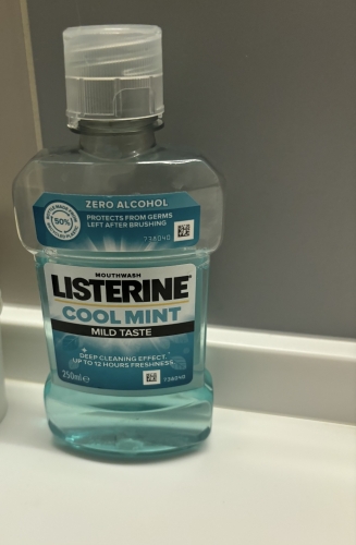 Фото ополіскувач для ротової порожнини Listerine Ополаскиватель для полости рта ® "свежая мята", 250 мл від користувача Orestiv.