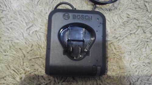 Фото Зарядний пристрій для електроінструменту Bosch 1600A00HR1 від користувача Макс Максим