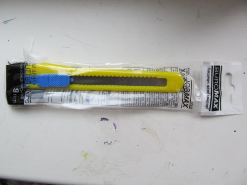 Фото Ніж канцелярський BuroMax Нож канцелярский 9 мм, ассорти Jobmax  (BM.4631) від користувача grindcorefan1