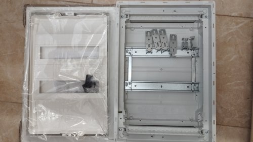 Фото Щит вбудований Hager VOLTA 24(28) мод. внутренней установки метал.двери без клемм (VU24UA) від користувача XOI