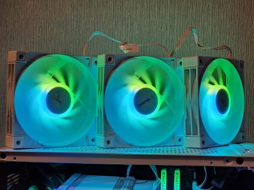 Фото Вентилятор Deepcool FC120 White 3 in 1 (R-FC120-WHAMN3-G-1) від користувача Evgeny Opanasenko