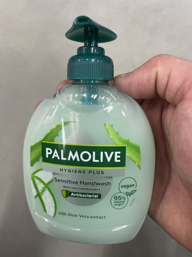 Фото рідке мило PALMOLIVE Рідке мило  Hygiene Plus з екстрактом алое віра для чутливої шкіри 300 мл (8718951488328) від користувача Orestiv.