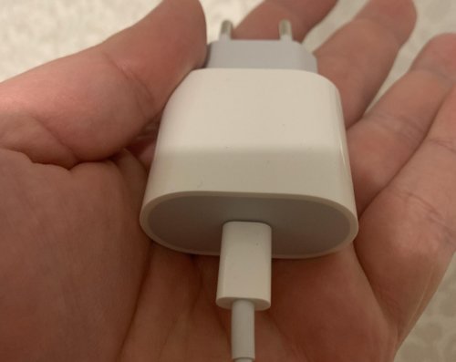 Фото Мережевий зарядний пристрій Apple USB-C Power Adapter 20W (MHJE3) від користувача Mexanik