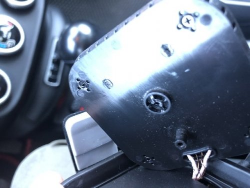 Фото Автомобільний тримач для смартфона RAVPower 5W Wireless Charging Car Holder (RP-SH008) від користувача Михаил Федуниев