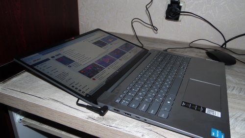 Фото Ноутбук Lenovo IdeaPad 3 15ITL6 Arctic Grey (82H800Q4RA) від користувача Михайло Козак