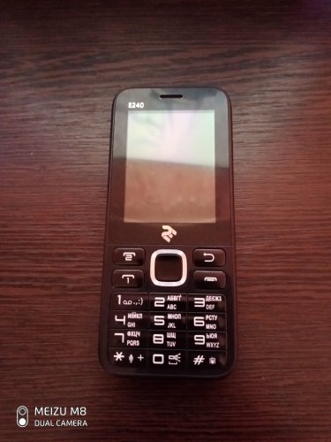 Фото Мобільний телефон 2E E240 DualSIM Black/White (708744071217) від користувача Денис Скакун