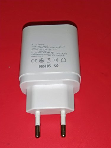 Фото Мережевий зарядний пристрій Baseus USB Wall Charger 3xUSB 3.4A Mirror Lake Intelligent Digital Display White (CCALL-BH02) від користувача dr_ula