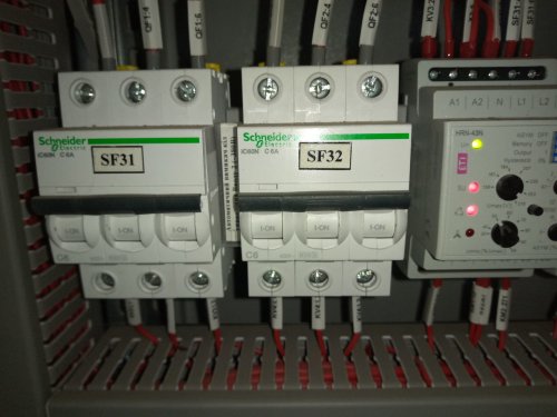 Фото Автоматичний вимикач Schneider Electric Acti9 iK60N 3P 32A C (A9K24332) від користувача kostyany4