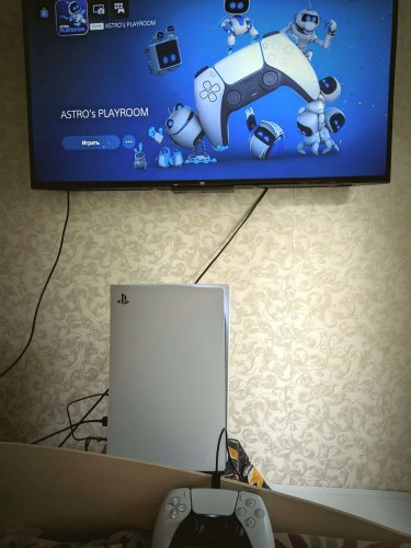 Фото Стаціонарна ігрова приставка Sony PlayStation 5 Digital Edition 825GB від користувача gorlum22