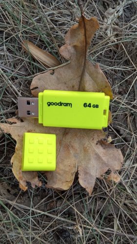 Фото Флешка GOODRAM 32 GB UME2 Yellow (UME2-0320Y0R11) від користувача Дмитро