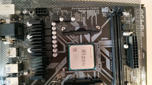 Фото Процесор AMD Ryzen 5 1600 (YD1600BBAFBOX) від користувача Мертвий ринок ПК