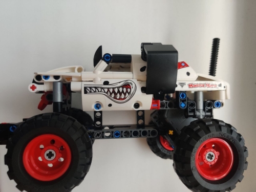 Фото Авто-конструктор LEGO Technic Monster Jam Monster Mutt Dalmatian (42150) від користувача Burning Money