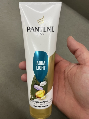 Фото  Pantene Pro-v Кондиціонер для волосся  Aqualight 200 мл (8001841740454) від користувача Orestiv.