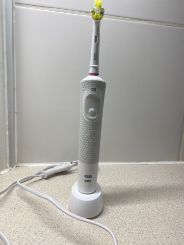 Фото Електрична зубна щітка Oral-B Vitality 100 White 2 насадки від користувача asa2311