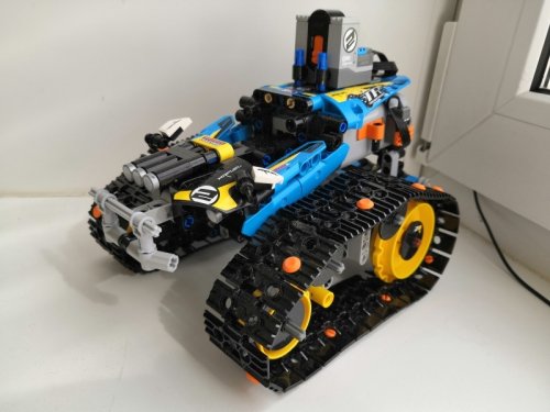 Фото Авто-конструктор LEGO Technic Швидкісний всюдихід з д/к (42095) від користувача Сергей Даценко