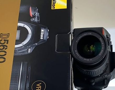 Фото Дзеркальний фотоапарат Nikon D5600 kit (18-55mm VR) (VBA500K001) від користувача 