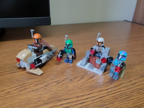 Фото Блоковий конструктор LEGO Star Wars Боевой набор: мандалорцы (75267) від користувача deleter777