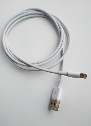Фото Кабель Lightning Apple Lightning to USB Cable 1m (MXLY2) від користувача Styrman