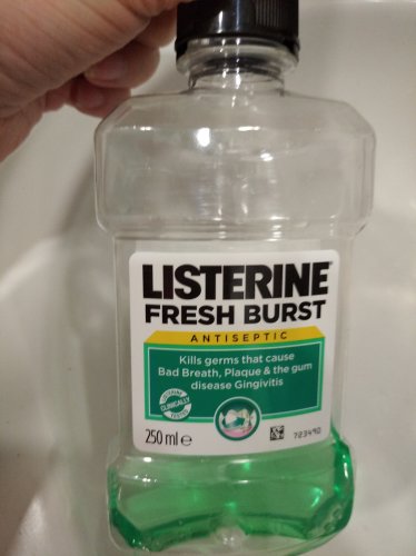 Фото ополіскувач для ротової порожнини Listerine Fresh Burst рідина для полоскання ротової порожнини проти нальоту 250 мл від користувача nataly88nata