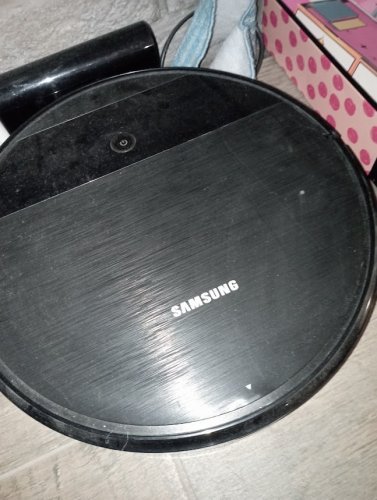 Фото Робот-пилосос з вологим прибиранням Samsung VR05R5050WK/EV від користувача Andrewsh