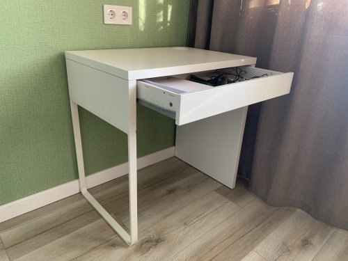 Фото Письмовий стіл IKEA MICKE 73x50h75 (302.130.76) від користувача Ірина Юріївна