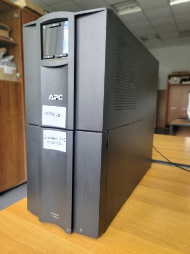 Фото Лінійно-інтерактивне ДБЖ APC Smart-UPS C 3000VA LCD 230V (SMC3000I) від користувача Ironhide