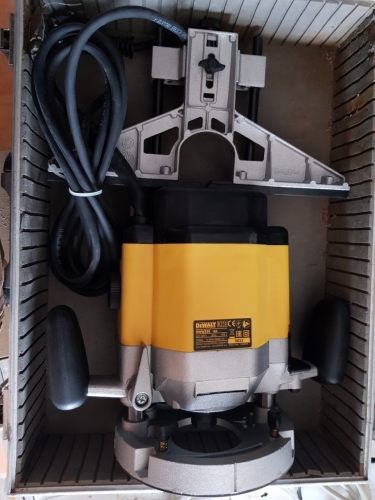 Фото Фрезер DeWALT DW625E від користувача О-лександр