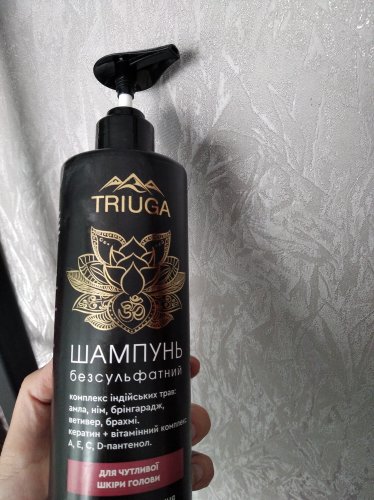 Фото безсульфатний шампунь для волосся Triuga Herbal Шампунь Truiga безсульфатный для чувствительной кожи головы 500 мл (4820164641538) від користувача OlgaVol