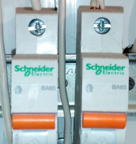 Фото Автоматичний вимикач Schneider Electric ВА63 1P 25А С (11205) від користувача dr_ula