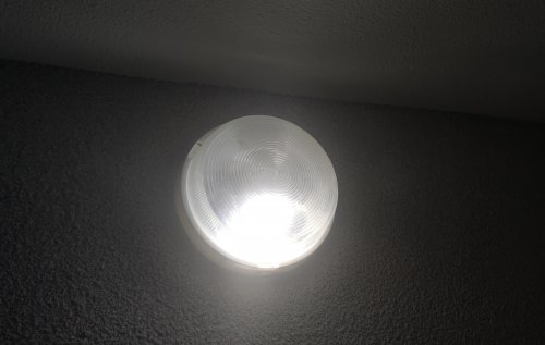 Фото Світлодіодна лампа LED Panasonic LED A60 E27 8.5W 4000K 220V (LDACH09WG1E7) від користувача Mexanik