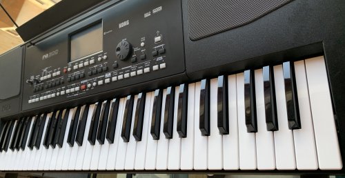 Фото Аранжувальної робоча станція Korg PA300 від користувача Xardal