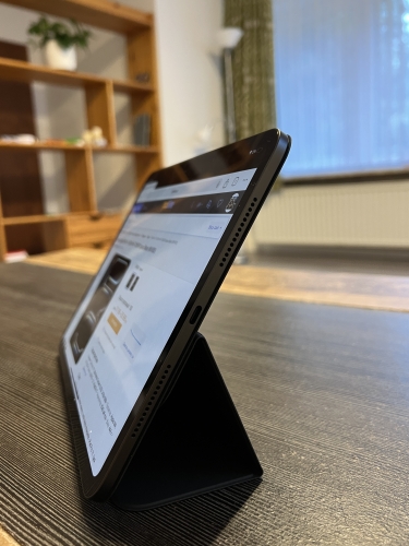 Фото Обкладинка-підставка для планшета Apple Smart Folio for iPad Pro 11-inch (M4) - Black (MW983) від користувача Андрій