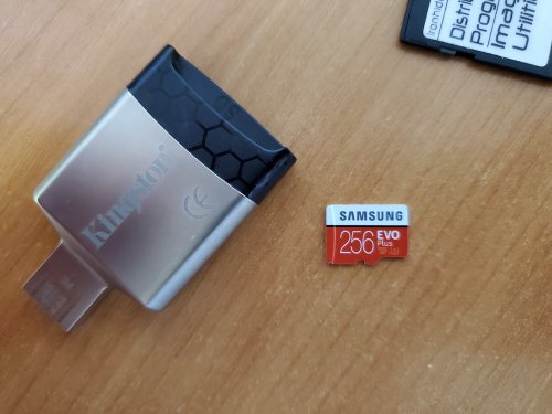 Фото Карта пам'яті Samsung 256 GB microSDXC Class 10 UHS-I U3 EVO Plus + SD Adapter MB-MC256HA від користувача Ironhide