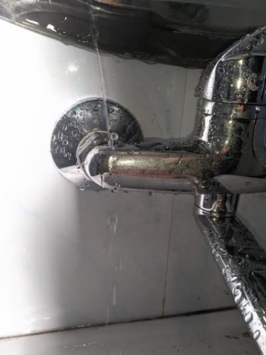 Фото Змішувач для ванни з довгим виливом TAU TN-3C242C від користувача 