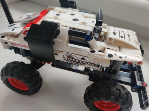 Фото Авто-конструктор LEGO Technic Monster Jam Monster Mutt Dalmatian (42150) від користувача Burning Money