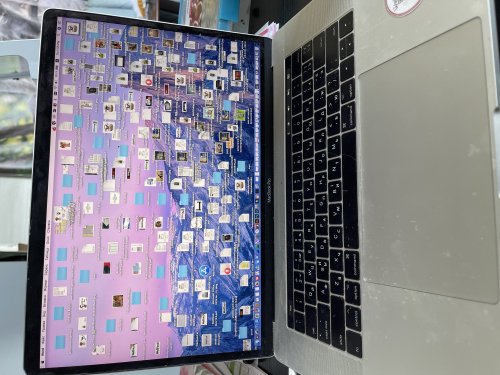 Фото Ноутбук Apple MacBook Pro 16" Space Gray 2019 (Z0Y00007S, Z0Y00005D) від користувача Yana Podolska