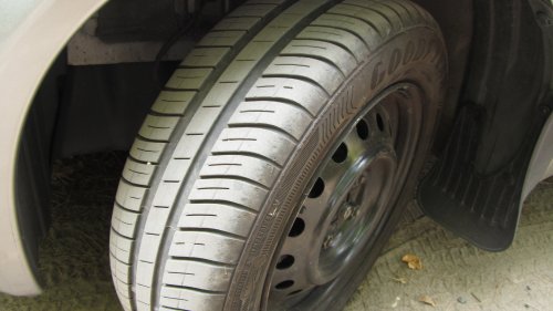 Фото Літні шини Goodyear EfficientGrip Compact (175/65R14 82T) від користувача yxxx