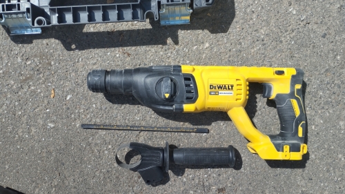 Фото Перфоратор DeWALT DCH133N від користувача XOI