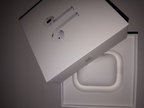 Фото Навушники TWS Apple AirPods with Charging Case (MV7N2) від користувача Olena_La